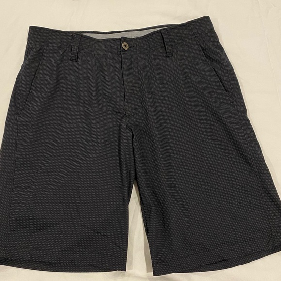 Men’s underrarmour golf shorts - Picture 1 of 6